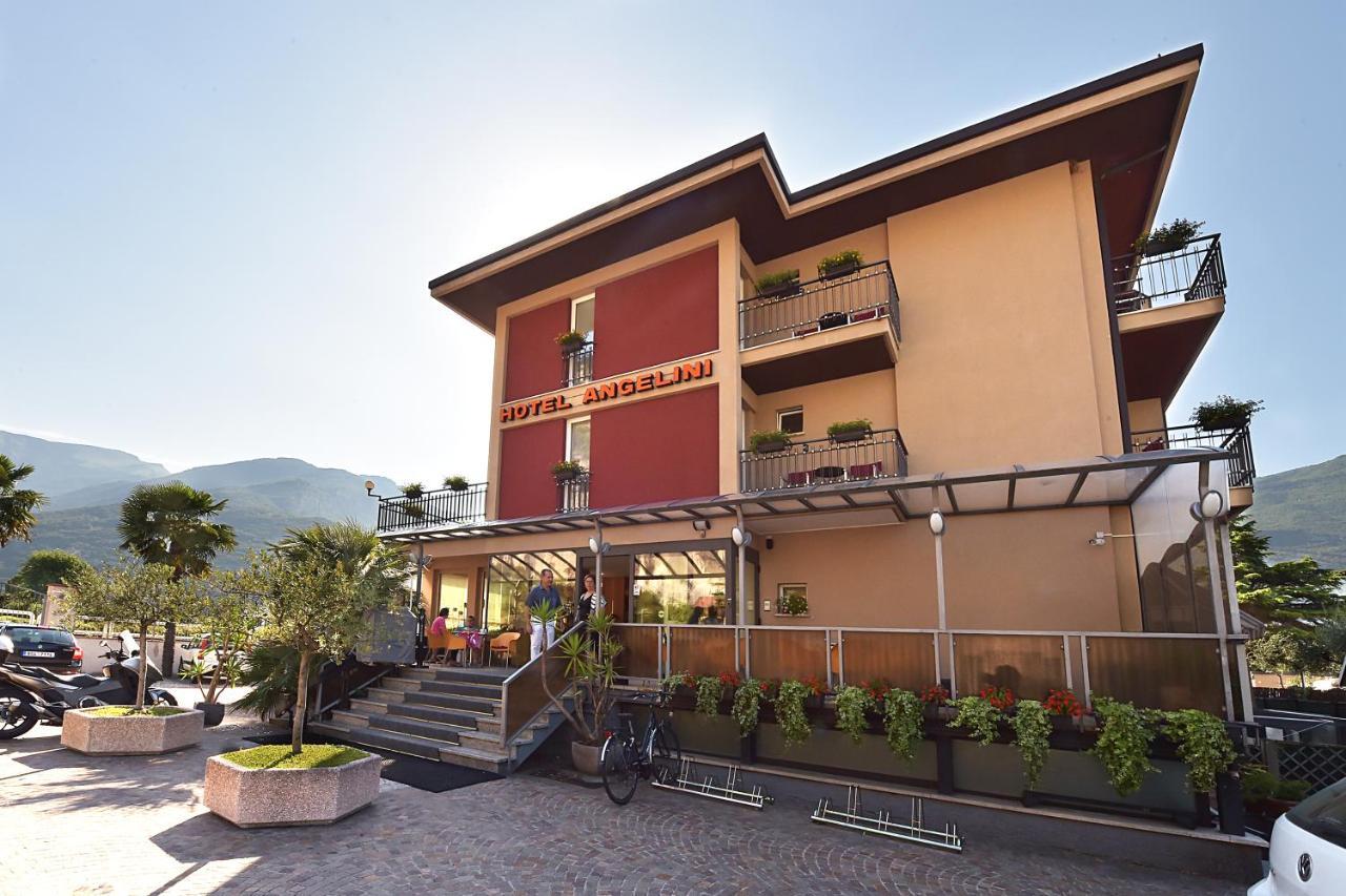 Hotel Angelini Torbole Sul Garda Buitenkant foto