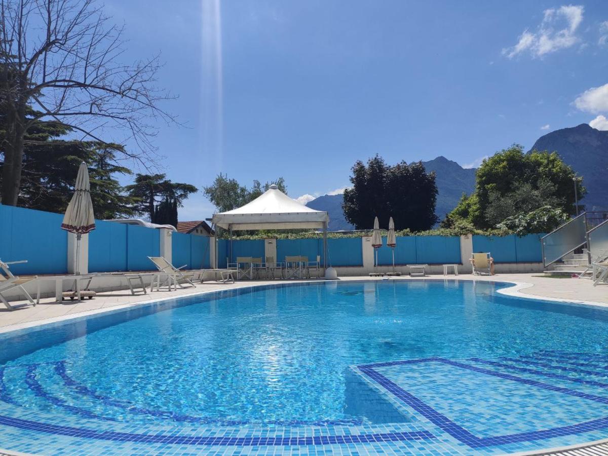 Hotel Angelini Torbole Sul Garda Buitenkant foto