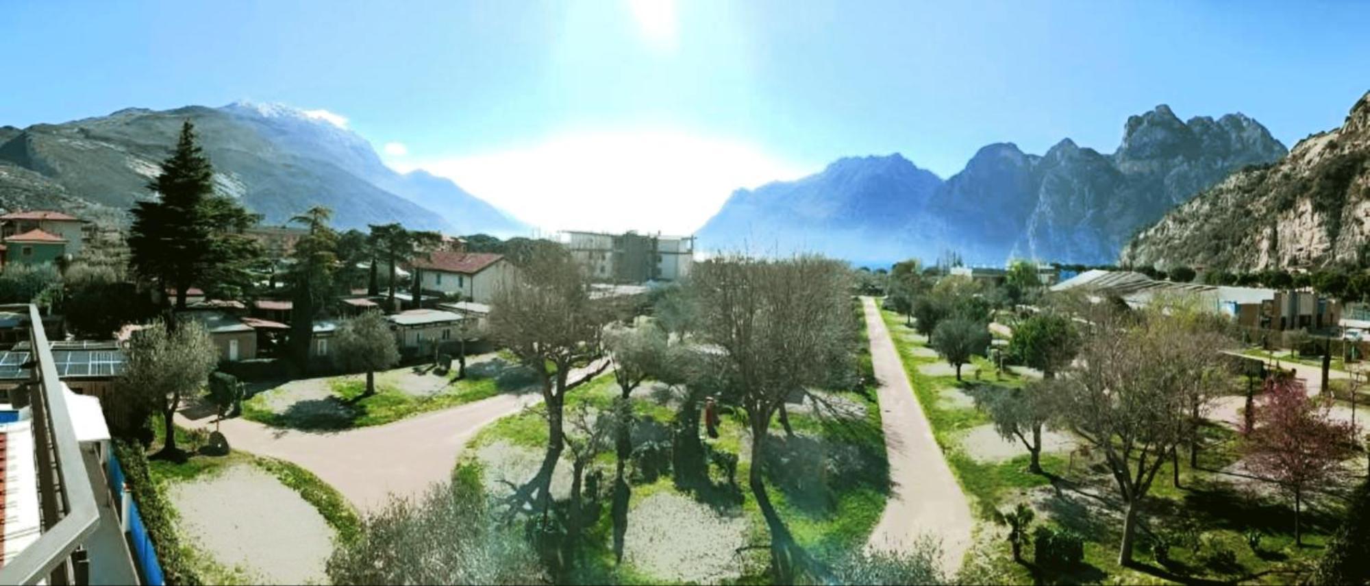 Hotel Angelini Torbole Sul Garda Buitenkant foto