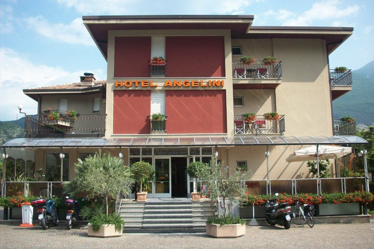 Hotel Angelini Torbole Sul Garda Buitenkant foto